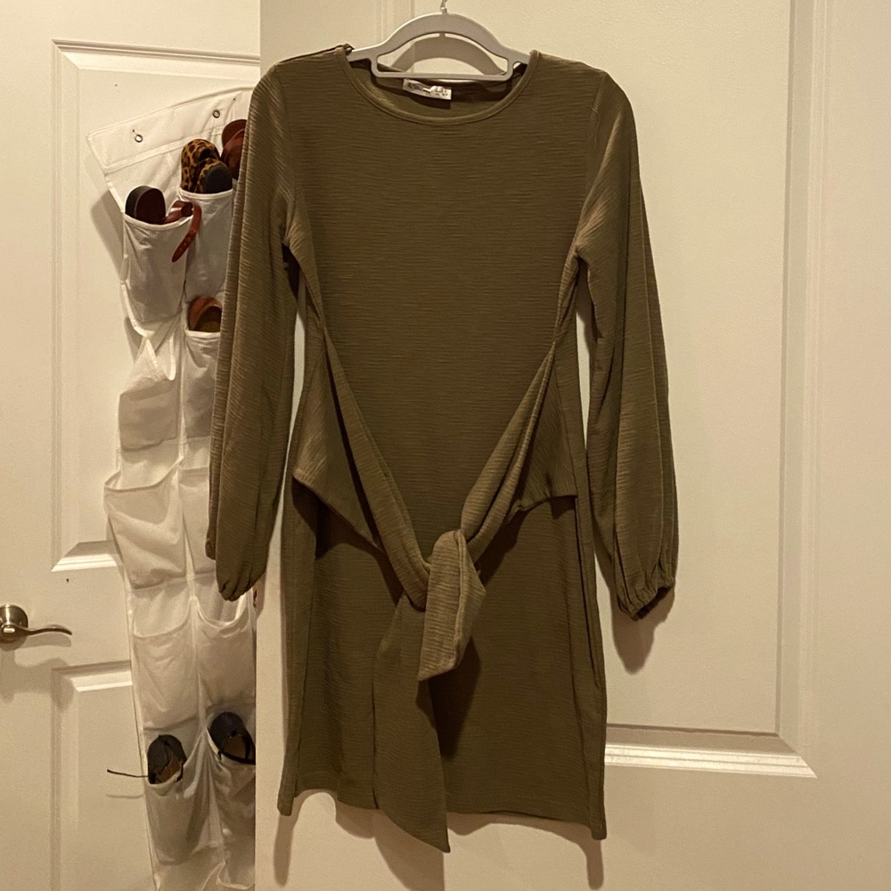 Dark green/olive dress
